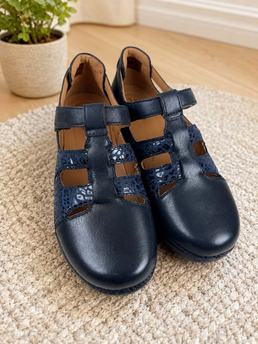 Clarks Appley Strap Navy Black Combi Leather Mary Jane Comfort Shoes Women’s